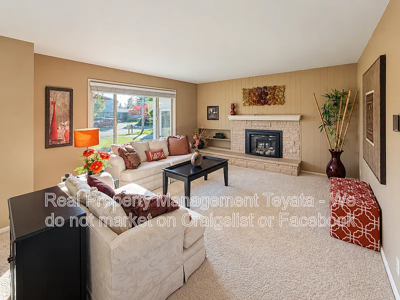 2 bed, 1.0 bath, 1612 sqft, $2,600 — Photo 2