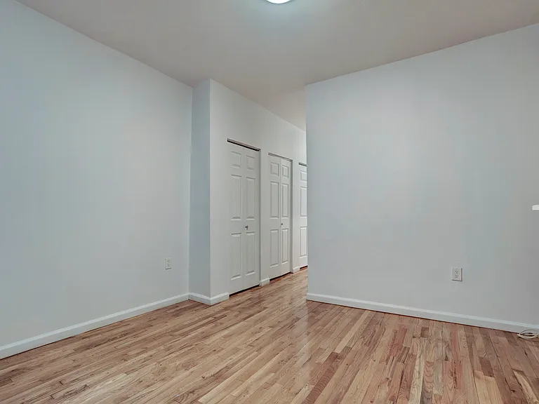 412 W 49th St #3B — Photo 3