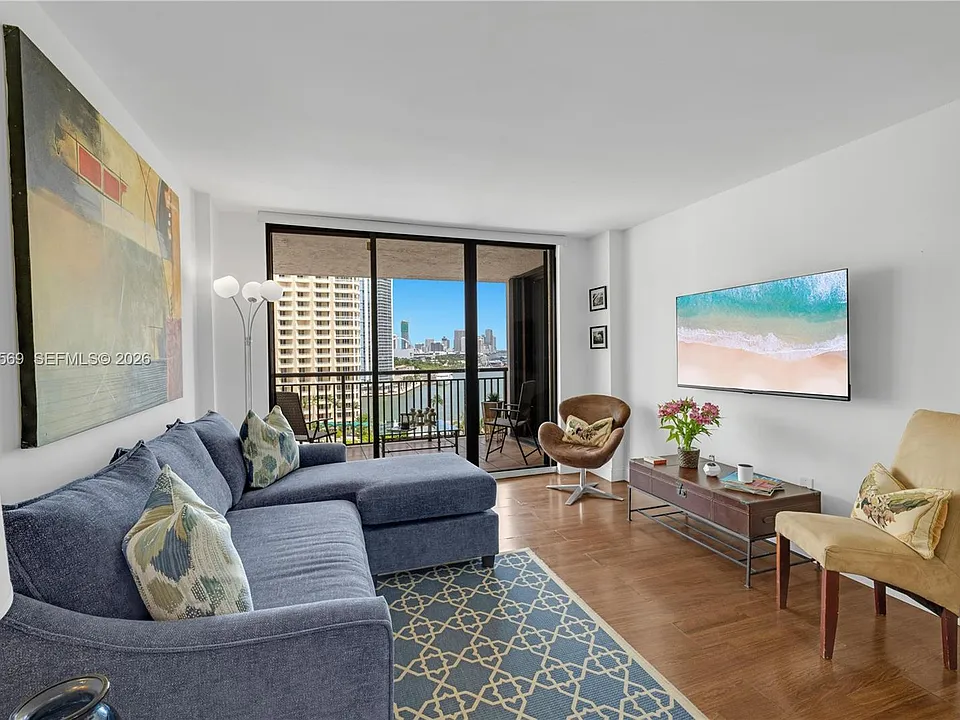 540 Brickell Key Dr #1514