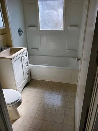2nd image of 815 7th Ave S