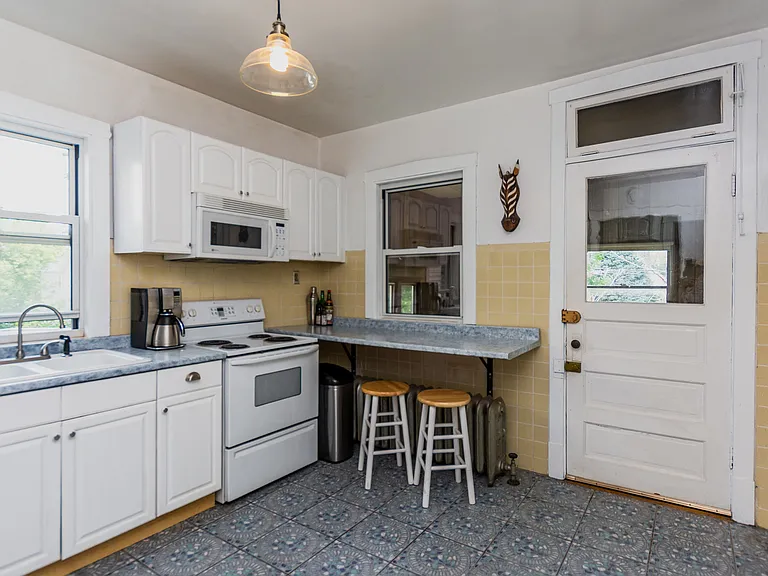 3002 N Albany Ave #2 — Photo 5