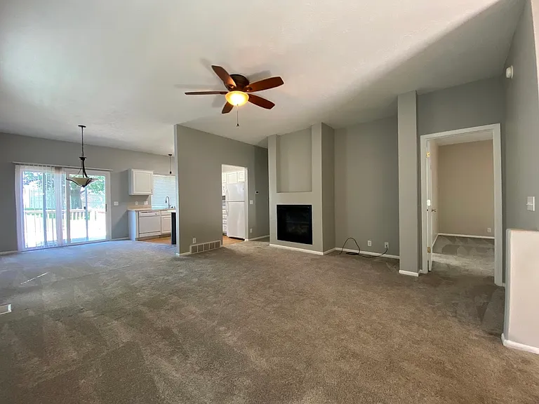 15418 Camden Ave — Photo 3