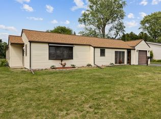 510 S Sycamore St, Genoa, IL 60135