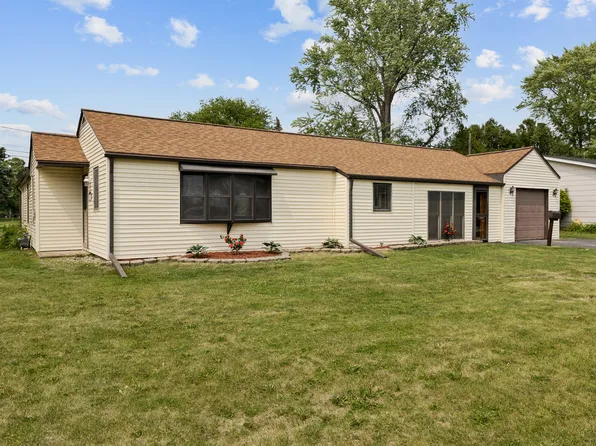 510 S Sycamore St, Genoa, IL 60135