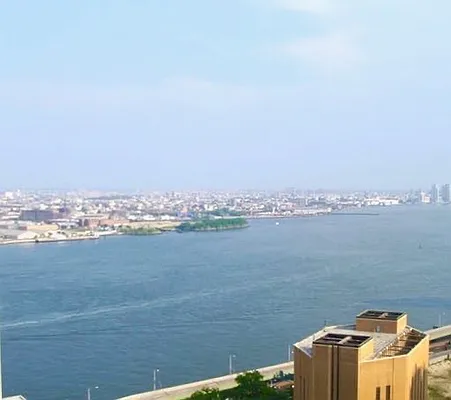 Rented by E Realty International Corp | media 3