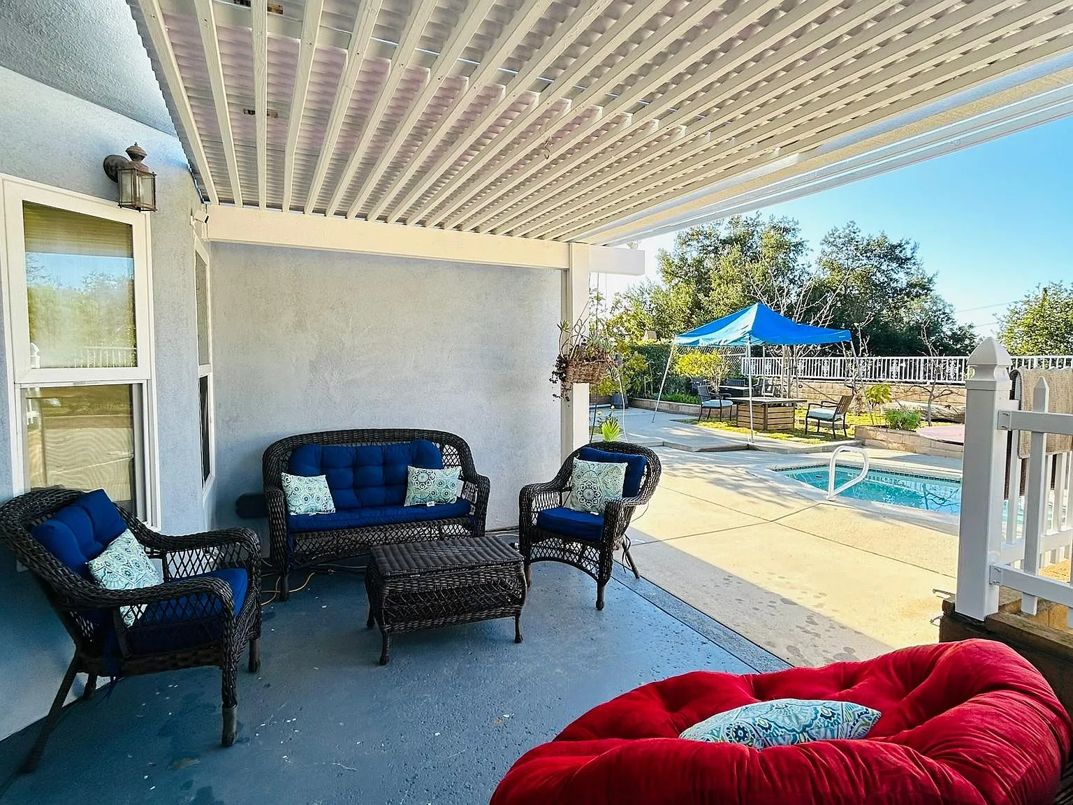4 bed, 1933 sqft, $4,800 — Photo 2