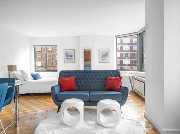 1991 Broadway image 1 of 10