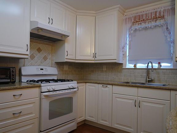 4th image of 219 Orlando Blvd