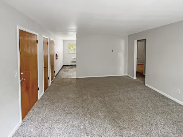 232 E Glenguile St #B, Kalamazoo, MI 49004