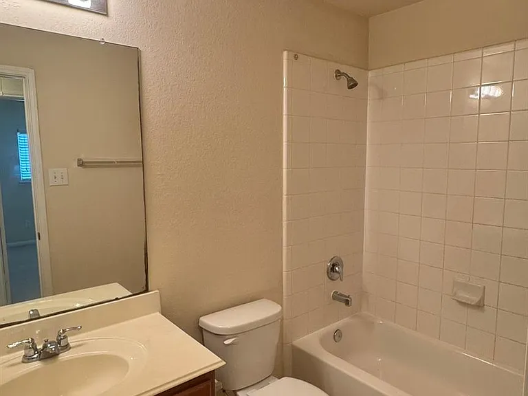 1747 Nichole Woods Dr — Photo 21