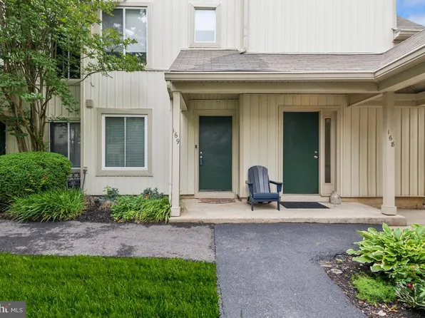 169 Woodlake Dr, Marlton, NJ 08053