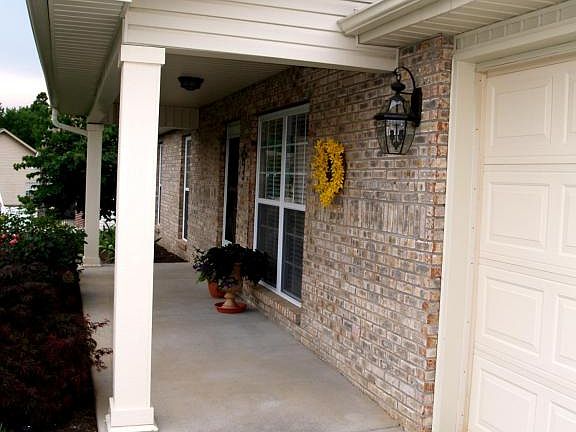 3rd image of 3044 Country Meadows Ln