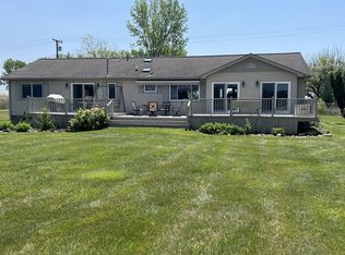 4832 Middle Channel Dr, Harsens Island, MI 48028
