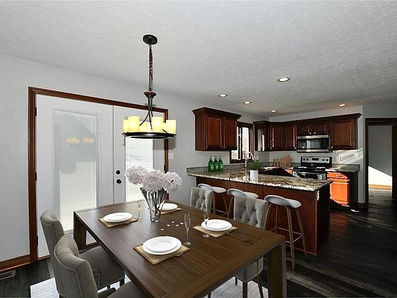 5th image of 1132 N Cambridge Ct