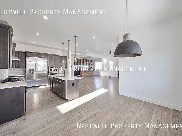 2346 E Snowy Peak Dr — Photo 4