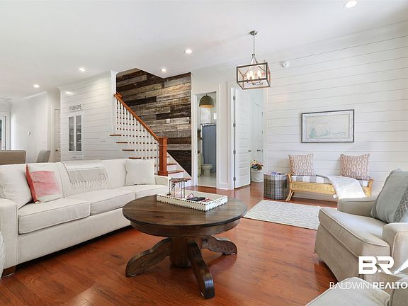 4th image of 273 Westley St