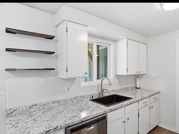 5th image of 3705 NE 137th Ave