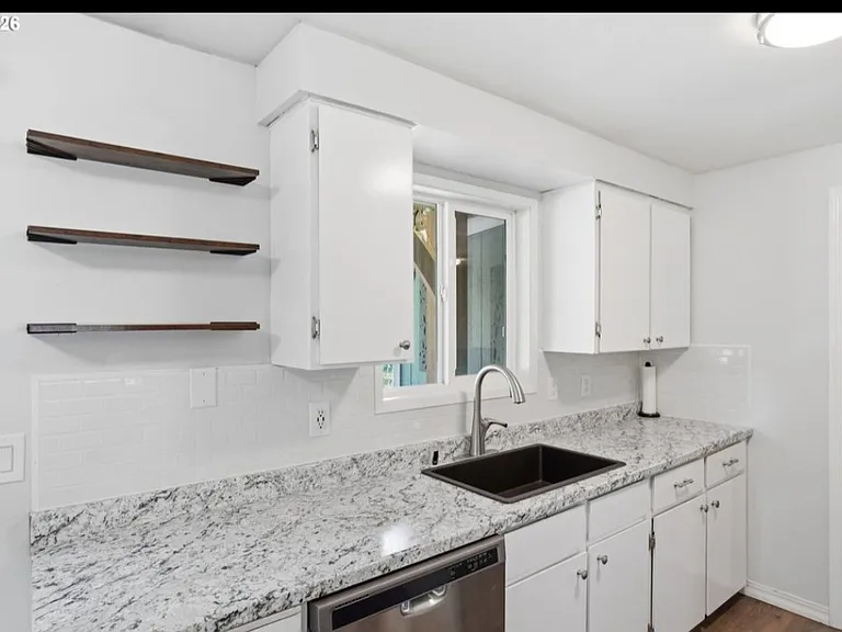 3705 NE 137th Ave — Photo 5