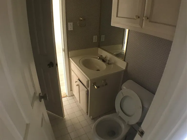 2100 San Gabriel St #302 — Photo 8
