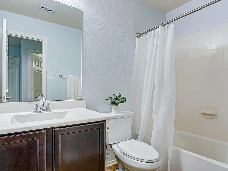 6451 Calgary Woods Ln — Photo 32