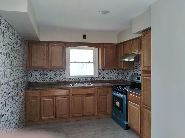 214 Buchanan Dr — Photo 2