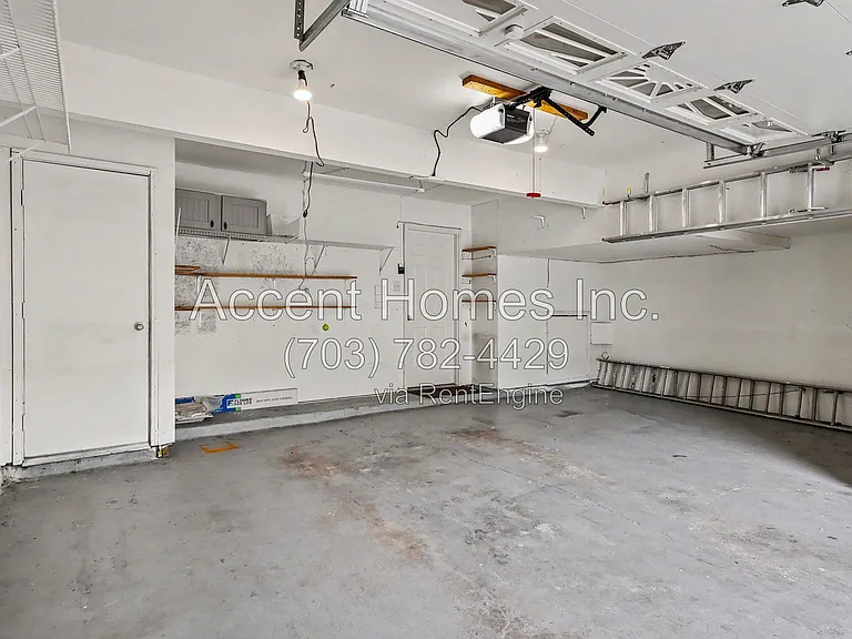 21217 Millwood Sq — Photo 34