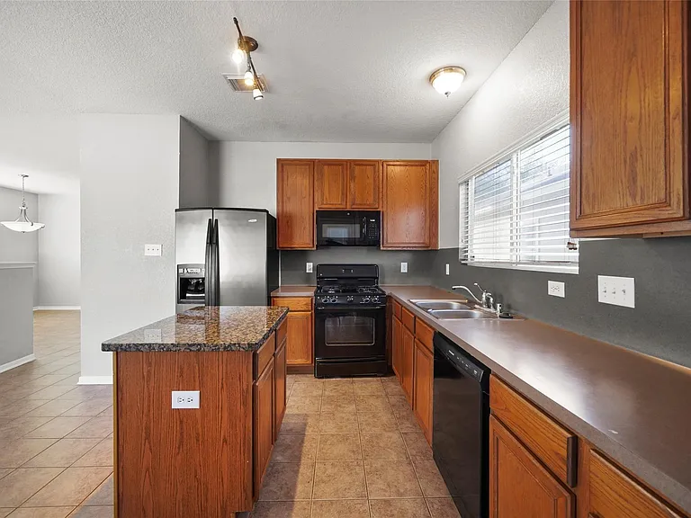 11824 Princess Garden Way — Photo 10