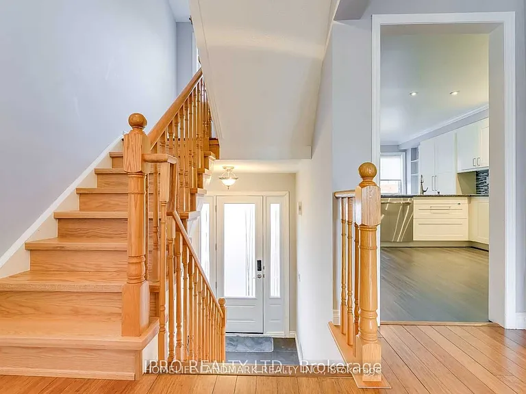 1109 Lindsay Dr — Photo 4