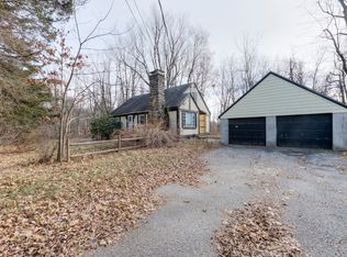 26 Lawrence St, Paxton, MA 01612
