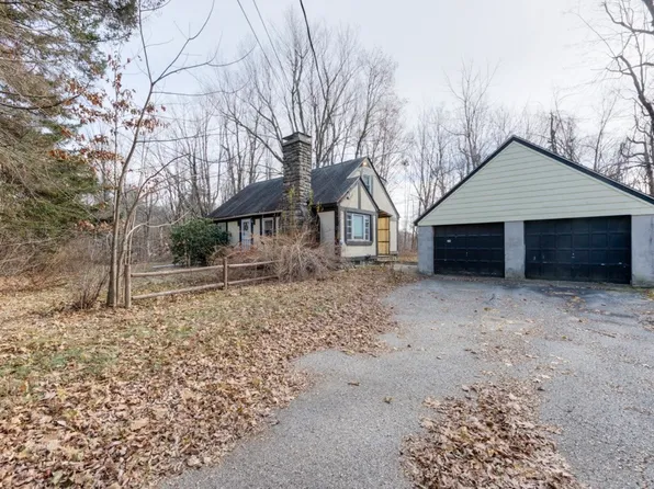 26 Lawrence St, Paxton, MA 01612