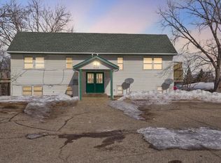 908 1st St SW APT 2, Faribault, MN 55021