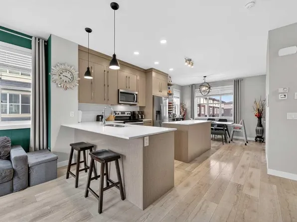 4 S Cornerstone Mnr NE, Calgary, AB T3N 1G5