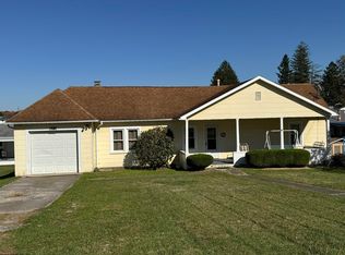 673 Old Monongah Rd, Fairmont, WV 26554