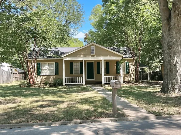 802 College St, Cleveland, MS 38732