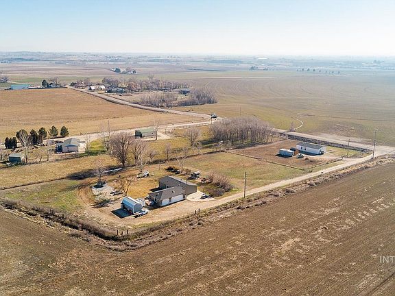 3rd image of 21568 Market Rd