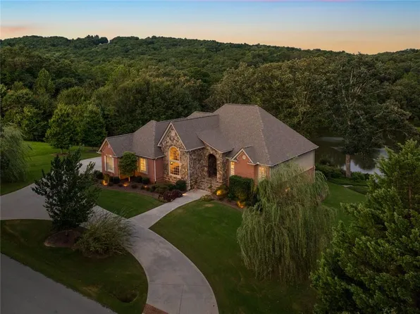 460 Rome Beauty Ln, Clarkesville, GA 30523