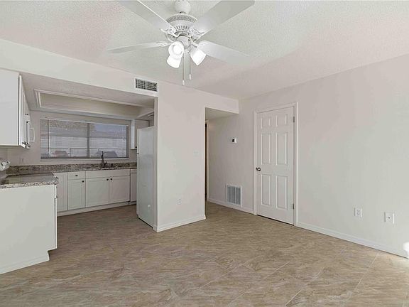 4th image of 3569 Bee Ridge Rd