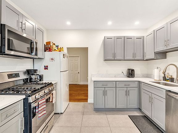 2nd image of 289 Corey Rd APT 4