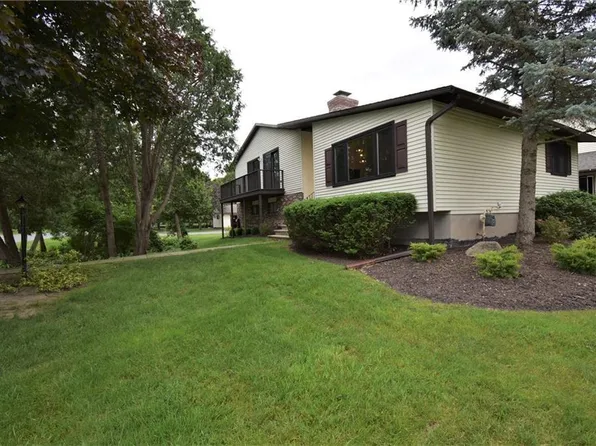 202 Kimry Moor, Fayetteville, NY 13066