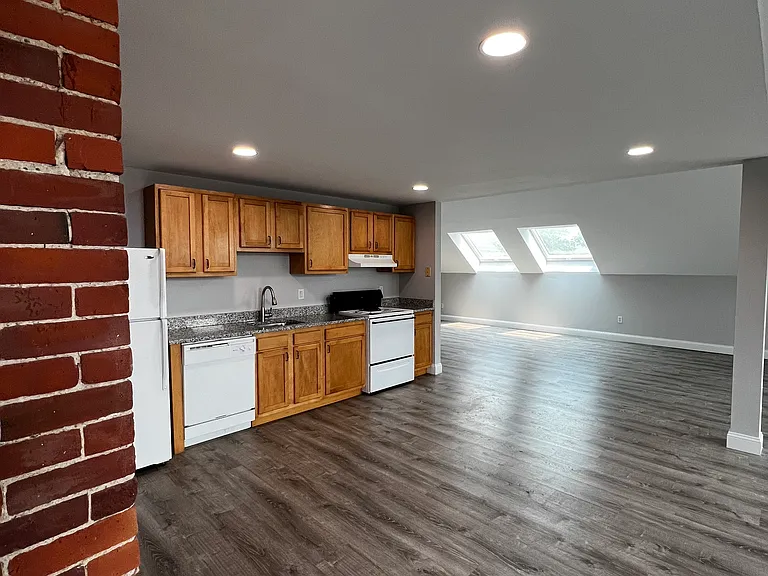 36 Abbott Street — Photo 75