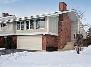 163 Briarwood N, Oak Brook, IL