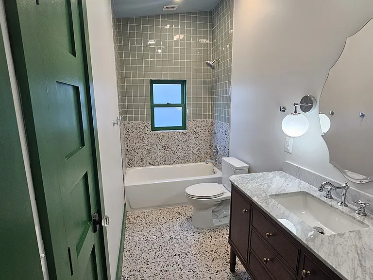 117 N Main St #2 — Photo 5