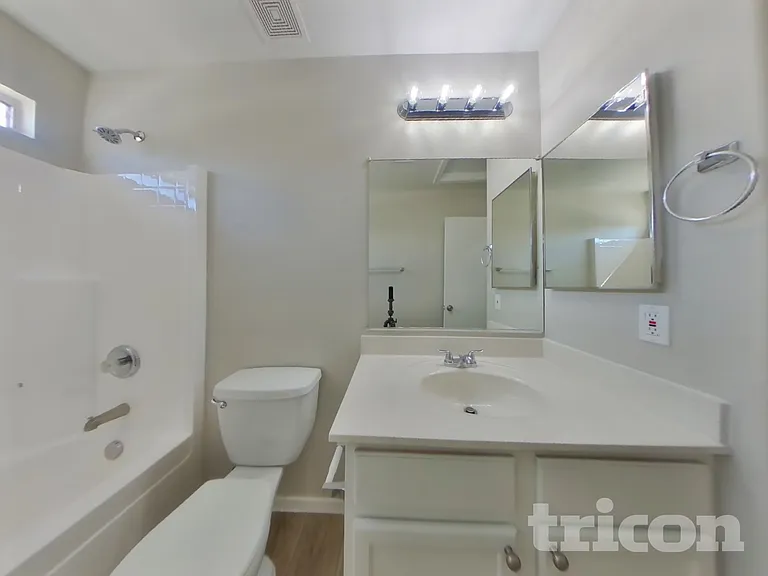 12601 W Pershing St — Photo 16