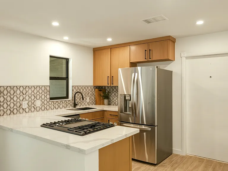 1438 E Sheridan St — Photo 13