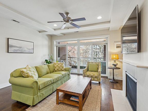 3rd image of 1011 N Wolcott Ave #2N