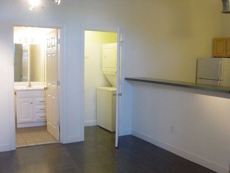 2nd image of 302 N Goshen St Room 106