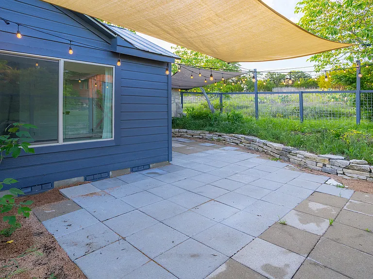 Fenced Courtyard