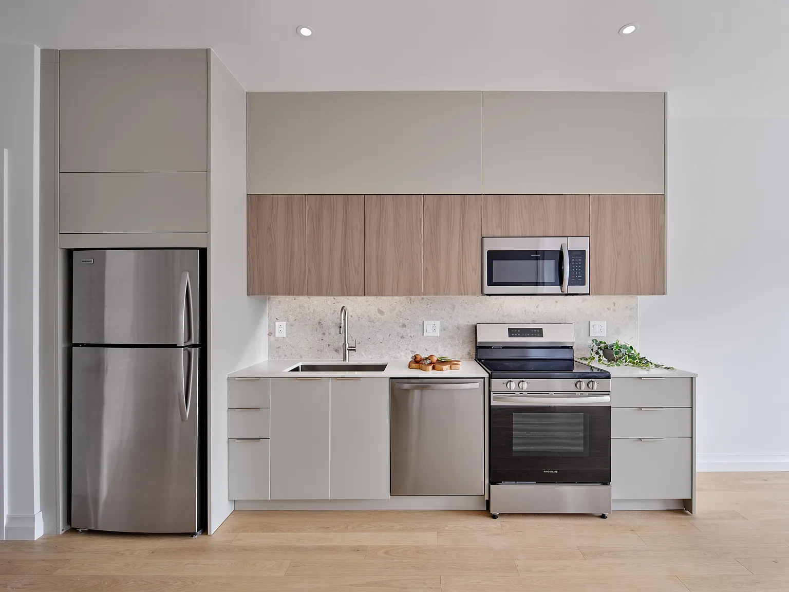 1 bed, 744 sqft, $2,545 — Photo 2