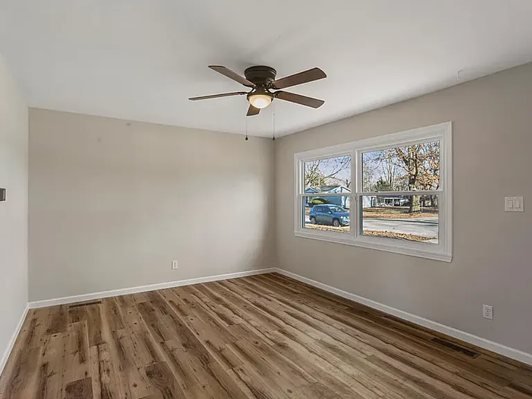 1902 Meadow Dr — Photo 17