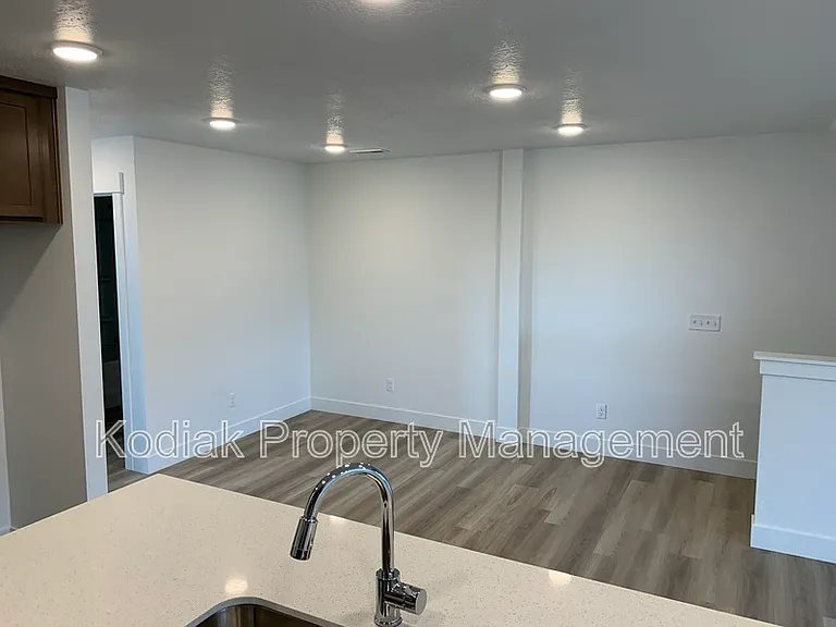 3052 N 1625 E — Photo 9